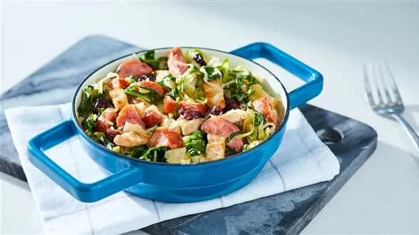 Bigos z młodej kapusty ze schabem i kiełbasą