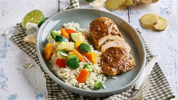 Satay — kurczak z ryżem i warzywami