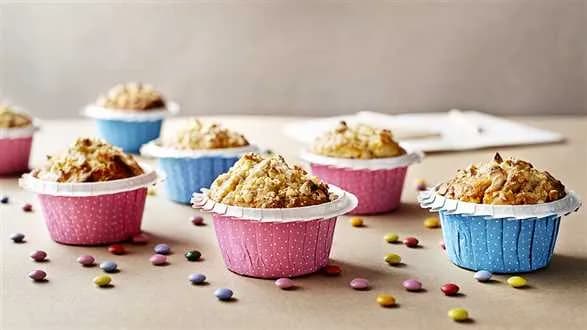 Muffinki z orzechami, jogurt naturalny, pomarańcza