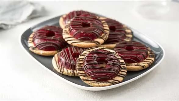 Biszkopciki z galaretką malinową