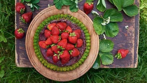 Tarta szpinakowo-szczawiowa z truskawkami