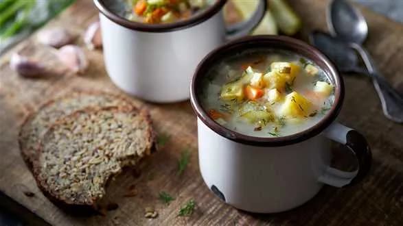 Klasyczna zupa ogórkowa