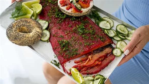 Gravlax z tartymi buraczkami