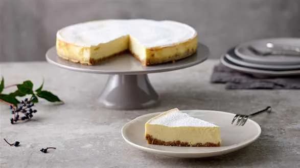 Sernik nowojorski z orzechami pekan