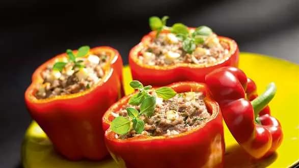 Papryka faszerowana z oliwkami