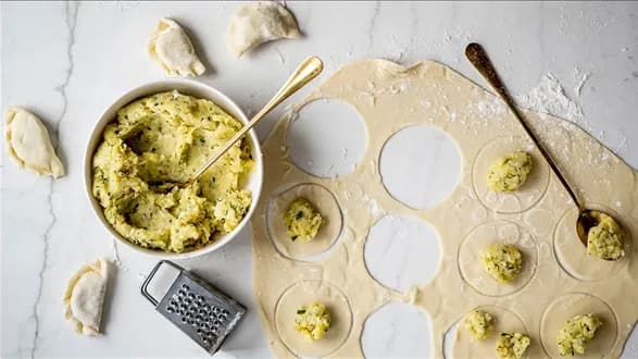 Farsz do pierogów z serem parmigiano reggiano