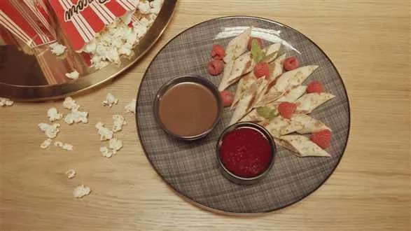 Minitortille cynamonowe z 2 słodkimi sosami