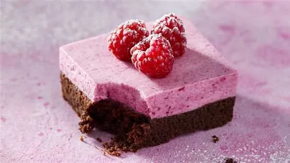 Buraczane brownie z musem malinowo-buraczanym