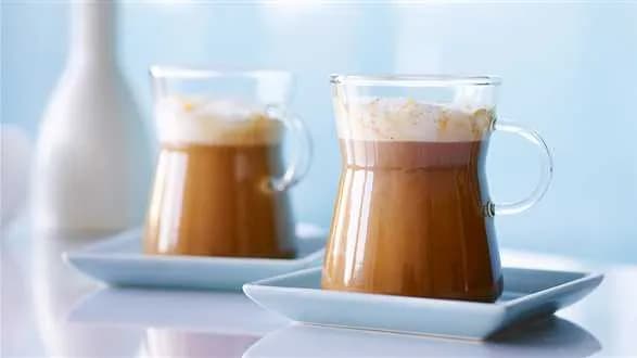 Kawa o smaku pomarańczy z pianką imbirową