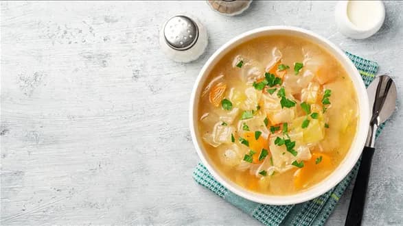 Kapuśniak z młodej kapusty