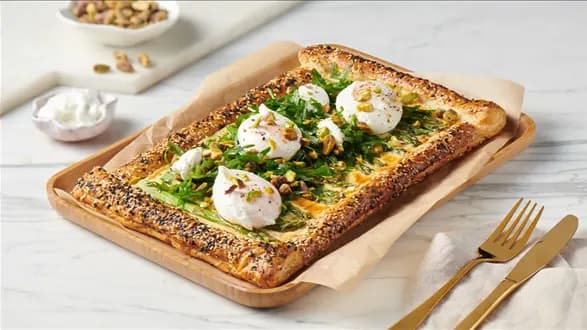 Tarta ze szparagami i kozim serem