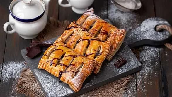 Ciastka francuskie z nadzieniem brzoskwiniowo-truskawkowym