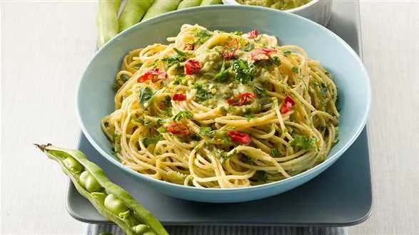 Makaron z pesto z bobu