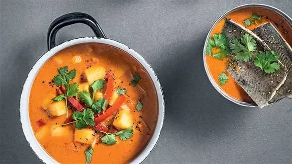 Zupa rybna kokosowo-pomidorowa