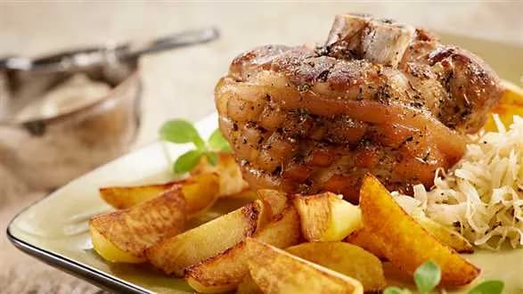 Golonka pieczona po bawarsku