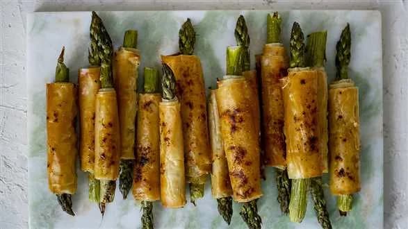 Szparagowe paluszki w cieście filo