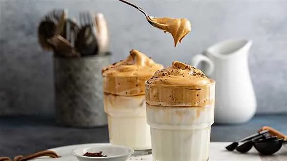 KLASYCZNA DALGONA COFFEE