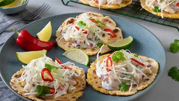 Domowe tacos z krewetkami, mango i chili