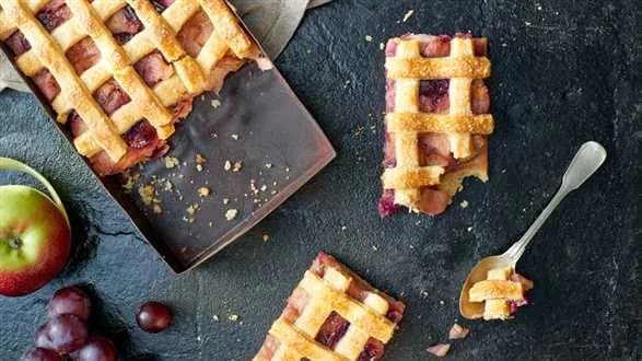 Szarlotka z winogronem