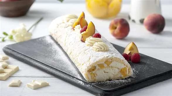 Rolada brzoskwiniowa z serkiem mascarpone