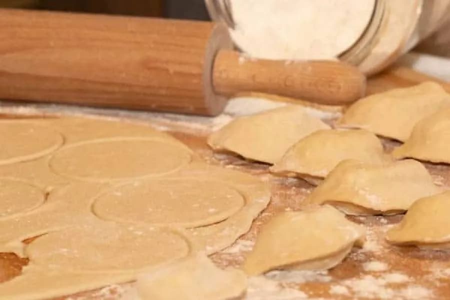 Przepis na idealne ciasto do pierogów bezglutenowych – prosto i bez błędów