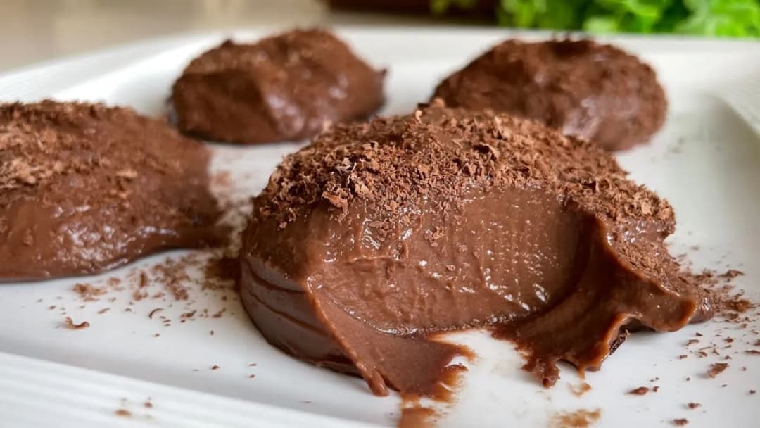 Prosty przepis na domowe mleko czekoladowe – zrób je szybko i smacznie!