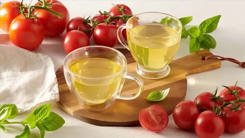 Sok pomidorowy czy zdrowy? Odkryj jego zalety i zagrożenia zdrowotne