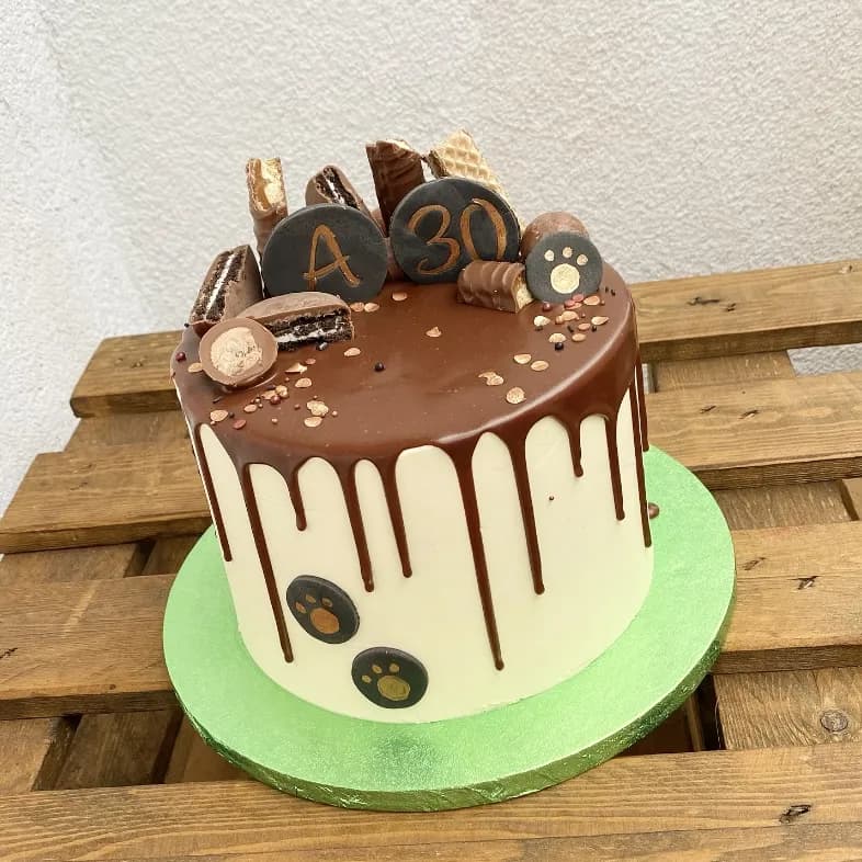 Jak zrobić idealny drip czekoladowy – prosty przepis na domową polewę do deserów