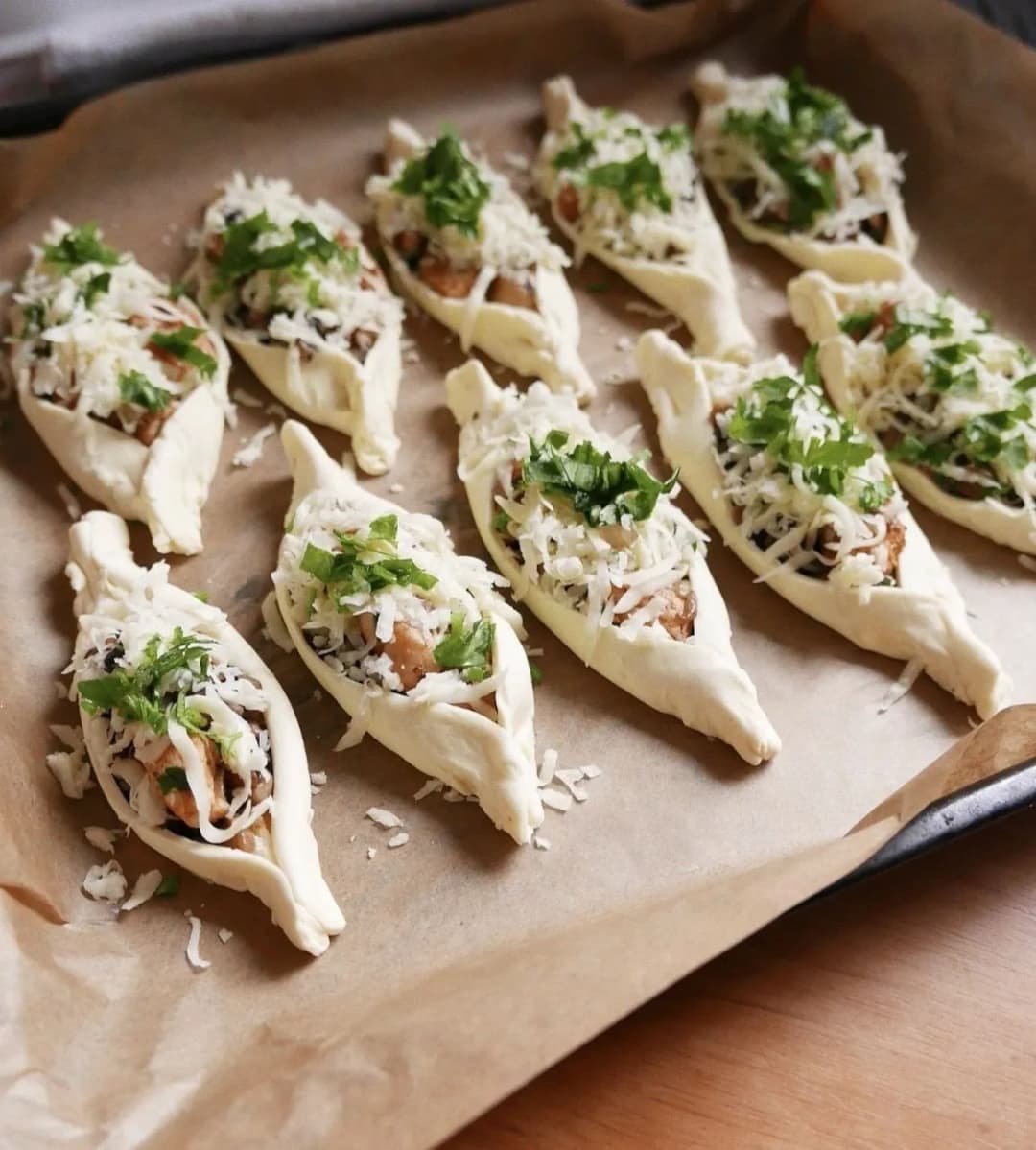 Proste i pyszne przepisy z ciasta filo z kurczakiem – sprawdzone pomysły na obiad