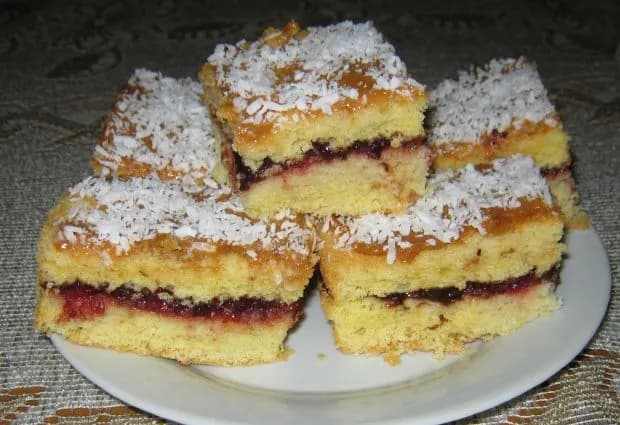 Proste i tanie ciasta na szybko – przepisy bez zbędnych kosztów i czasu